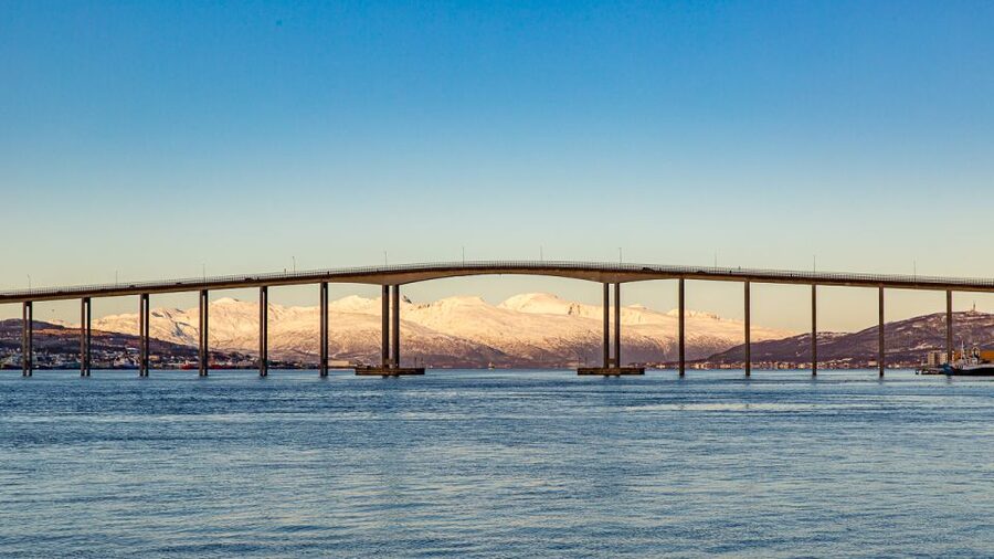 1 Hour Photo & History Cruise - In one hour, you get Tromsø city views, cable car views, and bridge photos