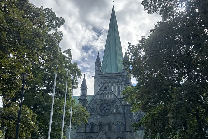 2 Hour City Walk through Trondheim - Meeting at Rockheim and Getting Oriented in Just Two Hours
