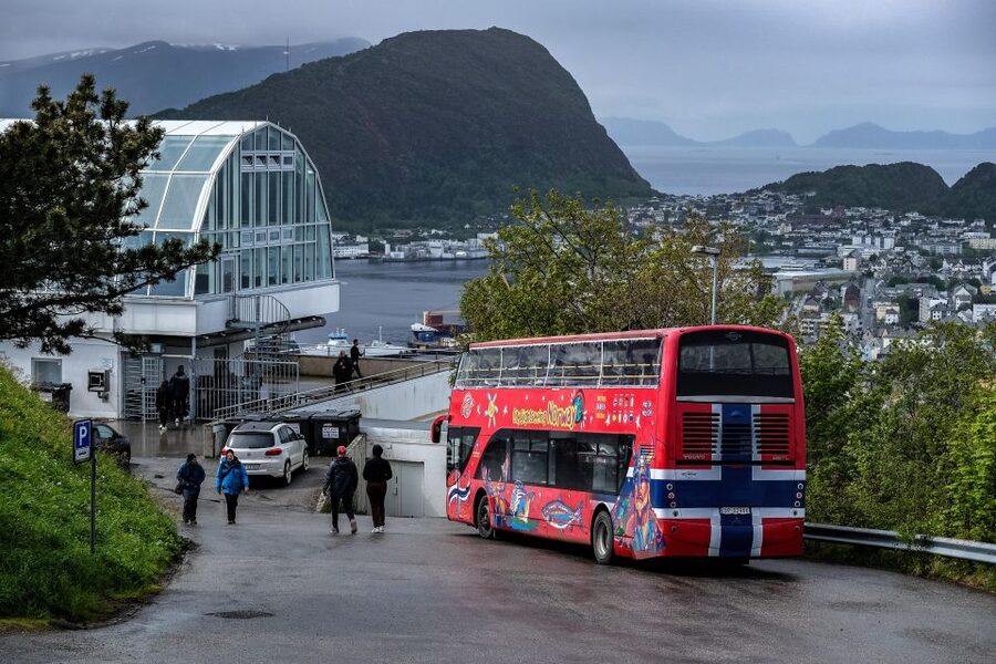 Alesund: City Sightseeing Hop-On Hop-Off Bus Tour - Getting On Board: Schedule, Meeting Point, and How to Use the 80 Minutes