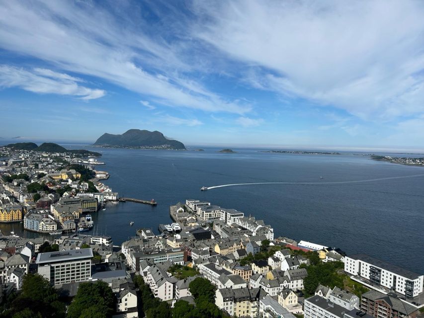 Ålesund: Giske and Godøy Islands Guided Sightseeing Tour - Why Giske and Godøy work so well from Ålesund