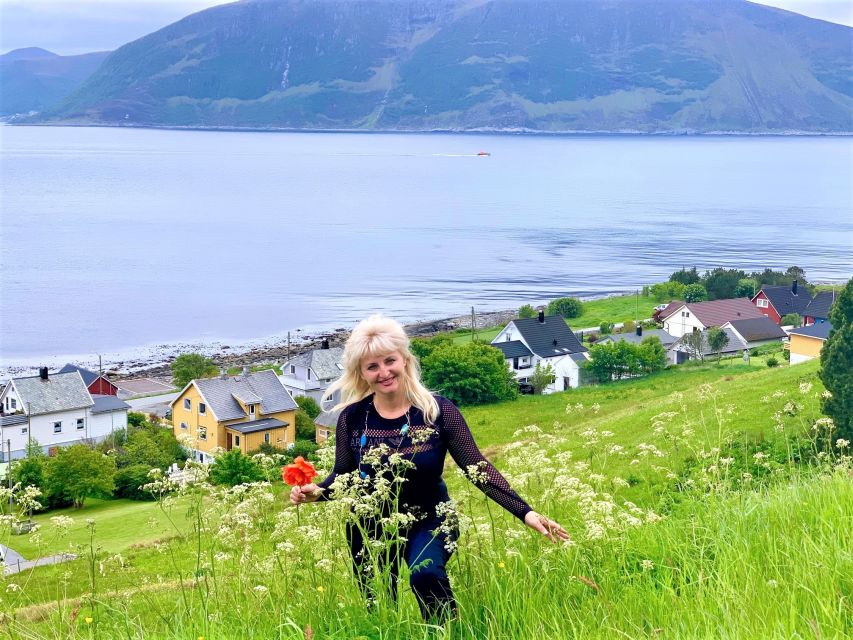 Alesund: Private Tour to the Viking Islands - Getting your bearings on Aksla Mountain above Ålesund
