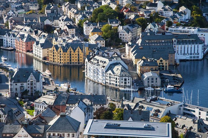 Alesund Shore Excursion: The Ultimate Sightseeing Tour - Downtown Ålesund and the Brosundet canal drive