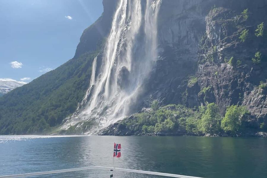 Ålesund to Geiranger Fjord Boat Tour with Return Bus Tour - Key highlights worth planning around