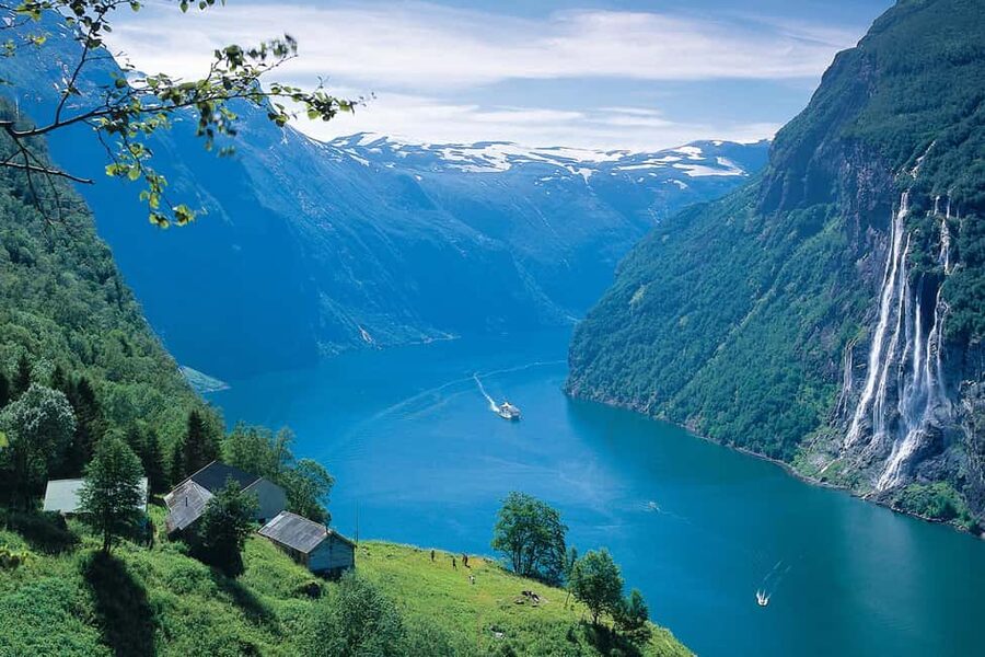 Ålesund to Geiranger Fjord Boat Tour with Return Bus Tour - Hjørundfjorden cruise (2.25 hours) and the Øye photo stop that resets your eyes