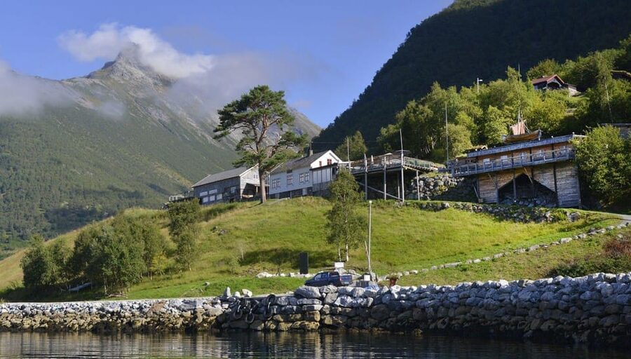 Ålesund-Trandal fjord tour with 3 hours stop at Trandal - Price and value: is $93 a fair deal?