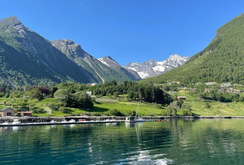 All About the Fjords, in one tour by bus & boat from Ålesund - Audio commentary: how to hear it when the engine is loud