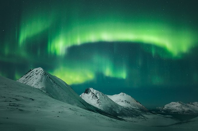 All inclusive - Northern Lights Hunt - Outdoors dinner and warm drinks while you wait for the sky