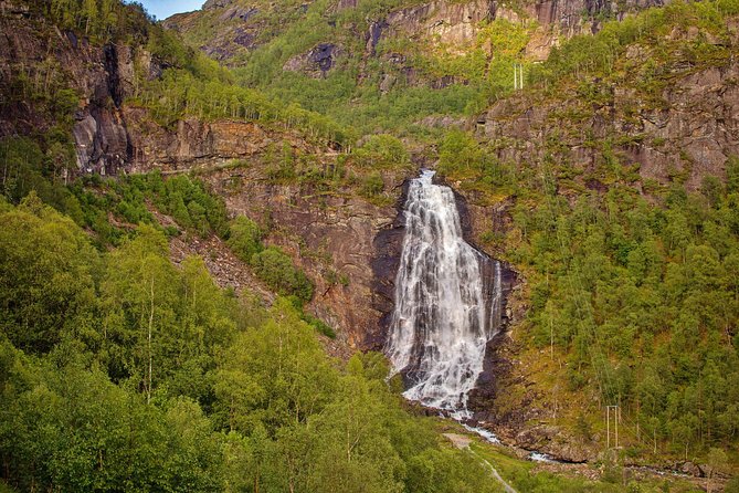 AMAZING HARDANGER FJORD: Private guided round trip from Bergen, 10 hours - Steinsdalsfossen: Walk Behind the Water (and It’s Actually Worth It)
