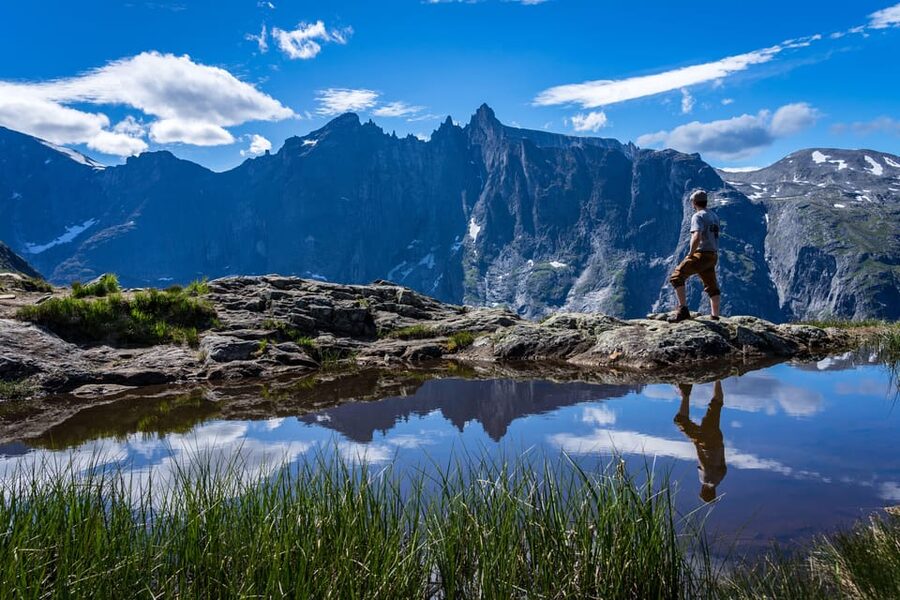 Andalsnes: Bike & Hike Adventure to Litlefjellet Summit - Vengedalen and the Shift From Riding to Hiking