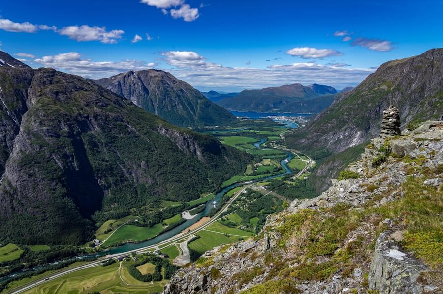 Andalsnes: Bike & Hike Adventure to Litlefjellet Summit - Meeting at Uteguiden: Safety Briefing That Sets the Tone