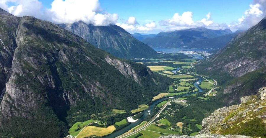 Åndalsnes - Trollstigen & Trollwall Audio Guid Bus Tour - When Trollstigen is closed, you still get a plan
