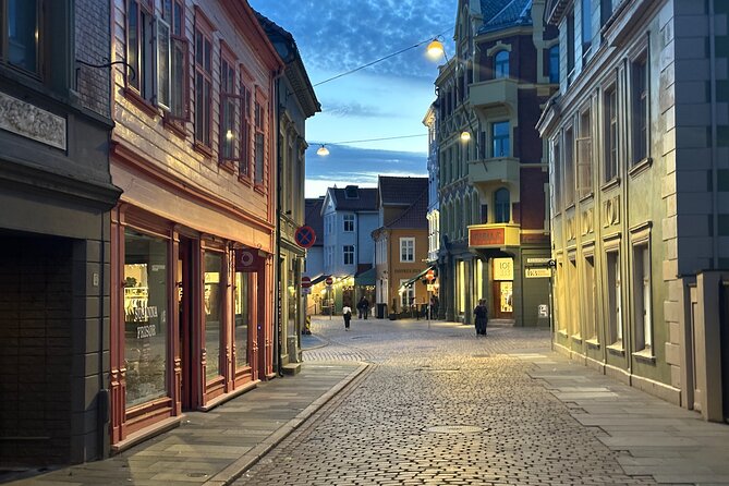 Audio Walking Tour in Bergen Famous Ghosts Location - Cathedral Vågsalmenningen: Old Church, Crucial Relic, and Spirits