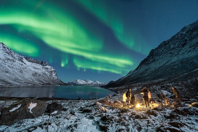 Aurora Hunt with the campfire and professional photographer - Key things that make this aurora hunt feel worth it