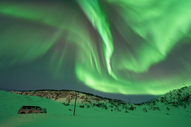 Aurora Hunt with the campfire and professional photographer - How the evening hunt actually works: drives, stops, and flexibility
