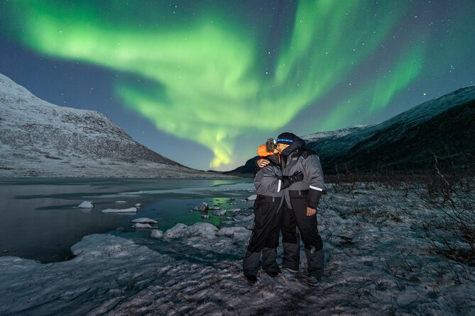 Aurora Hunt with the campfire and professional photographer - What you should bring (and what you can let the tour handle)
