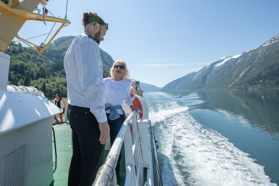Bergen: Guided Fjord & Glacier Tour to Fjærland - Price and Value: Is $342 Fair for a Full-Day Fjords-and-Glaciers Tour?