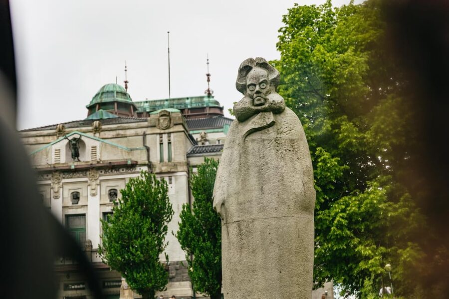 Bergen: Guided Minibus Tour with Photo Stops - The city drive route: Fortress views, Bryggen, and the neighborhoods you’ll remember