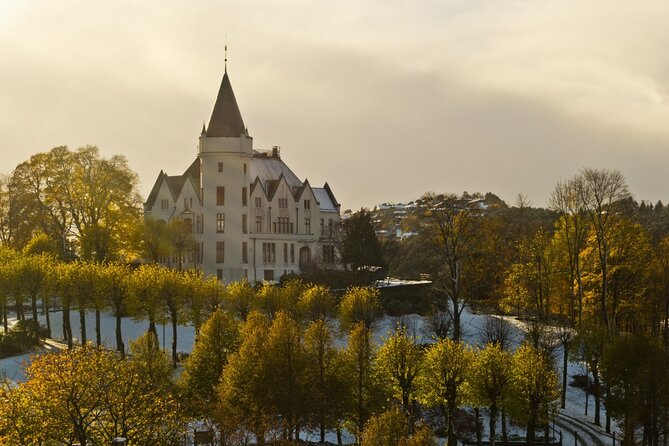 Bergen: Guided Tour by Minibus with Local Guide & Photostops - Start at Bradbenken, finish at Bryggen Hanseatic Wharf