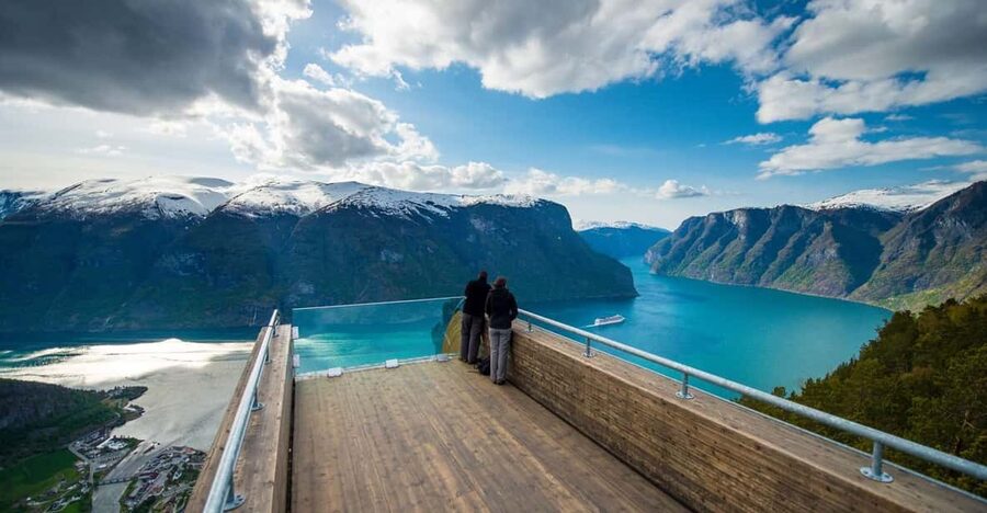Bergen: Nærøyfjorden, Flåm, and Stegastein Guided Bus Tour - Price and value: what you pay for, and what you need to budget