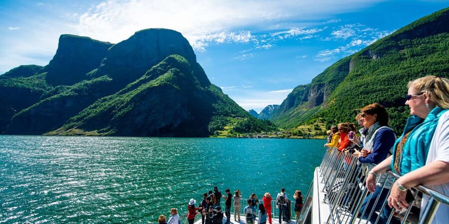 Bergen: Nærøyfjorden, Flåm, and Stegastein Guided Bus Tour - Stegastein viewpoint: 650 meters above the fjord, and why it’s worth the climb
