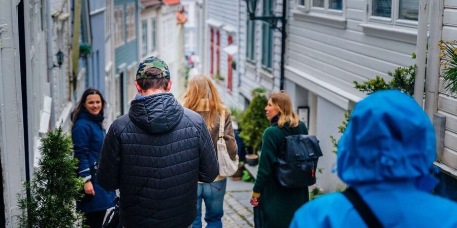 Bergen: Nordnes Neighborhood Hidden Gems Walking Tour - Sailor district atmosphere plus today’s schools and parks