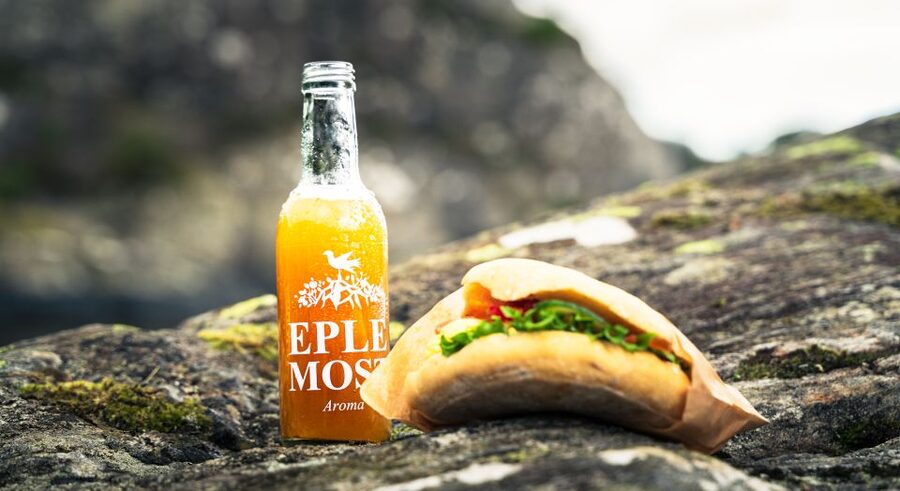 Bergen: Øygarden Islets Guided Kayaking Tour - Lunch Stop on the Water, Then Warm Local Treats