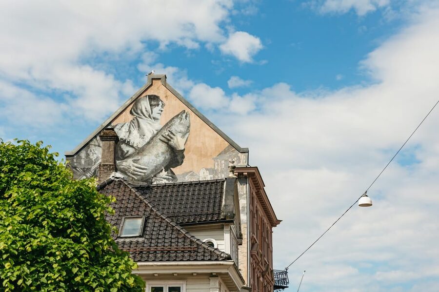 Bergen: Past & Present Small Group Guided Walking Tour - Leaving the tourist core: how the second half shows daily Bergen life