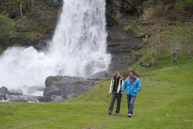Bergen: Private Full-Day Roundtrip to Hardangerfjord with cruise - The Hardanger Bridge viewpoint, then the drive back to Bergen