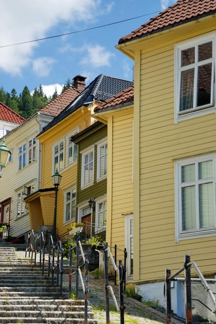 Bergen: Private tour in your own language - Why A Private, Multilingual Walk Makes Bergen Click