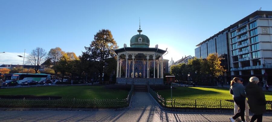 Bergen: Private tour in your own language - Price and Value: $47 Per Group, Up to 11 People