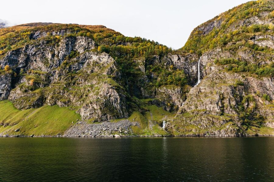 Bergen: Self-Guided Round-Trip Full-Day Excursion - Flåm Railway: panoramas toward Myrdal and the ride back to Bergen