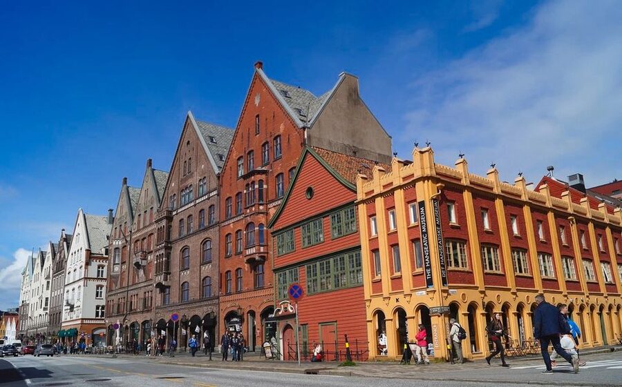 Bergen: Sightseeing Cruise of Bergen's Historic Landmarks - Onboard Eric the Red: Comfort, Decks, and What You Can Buy