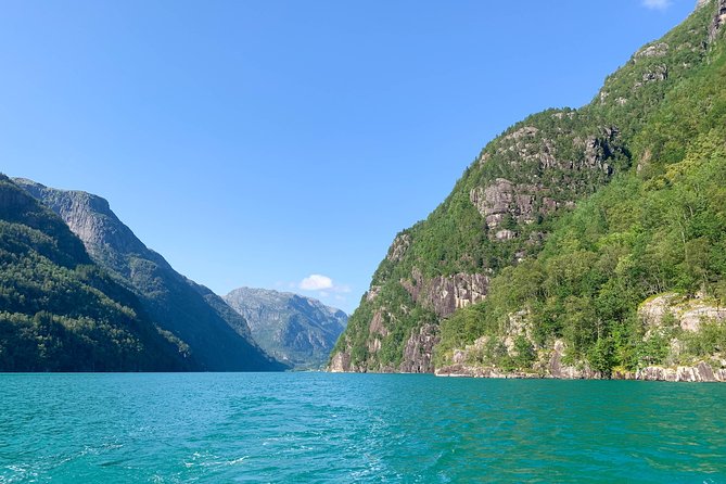 Bergen to Hardangerfjord VIP car + private yacht Fjord cruise - Who this Hardangerfjord VIP day is best for