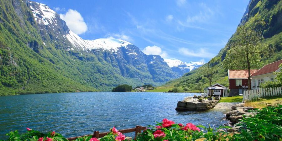 Bergen: Viking Village, Nærøyfjord Cruise & Flåm Railway - Timing, weather, and why winter is a different beast