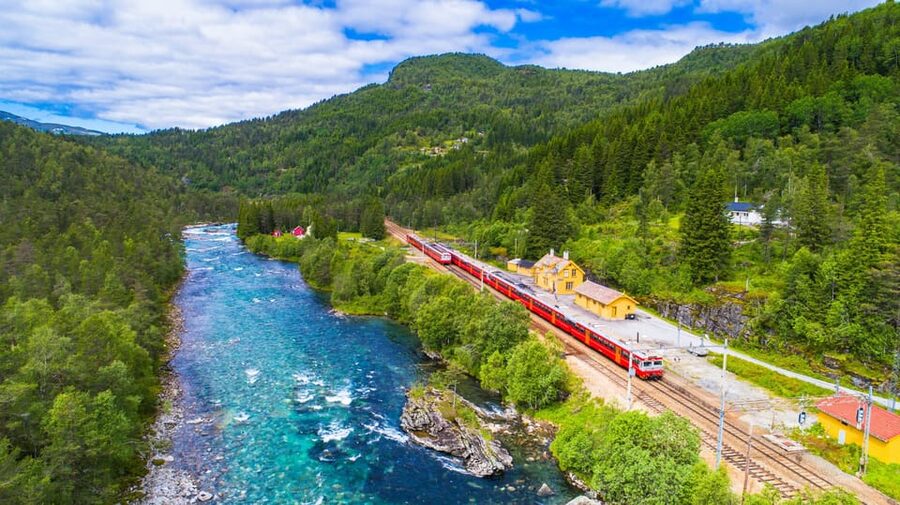 Bergen: Viking Village, Nærøyfjorden Cruise and Flåm Railway - Why this Bergen day trip packs so much Norway