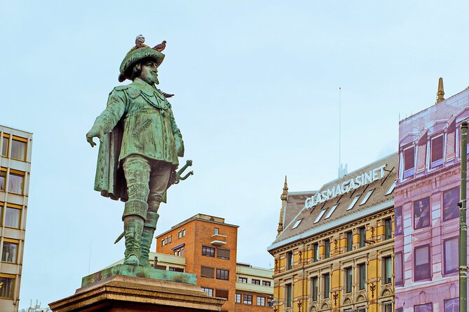 Best of Oslo Guided Walking Tour - The Oldest District and Market Square: Cobblestones, Then Layers