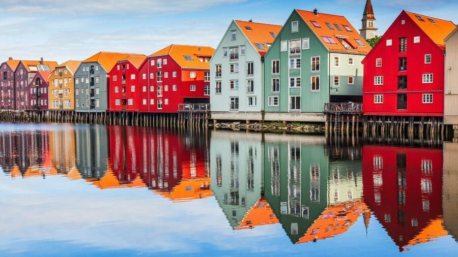 Best of Trondheim: Private Walking Tour with a Local - Nidelva River walks and Old Town Bridge photo time