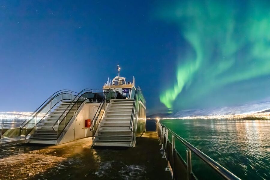 Bodø: Northern Lights Cruise - The boat experience: hybrid-electric comfort and big-window viewing