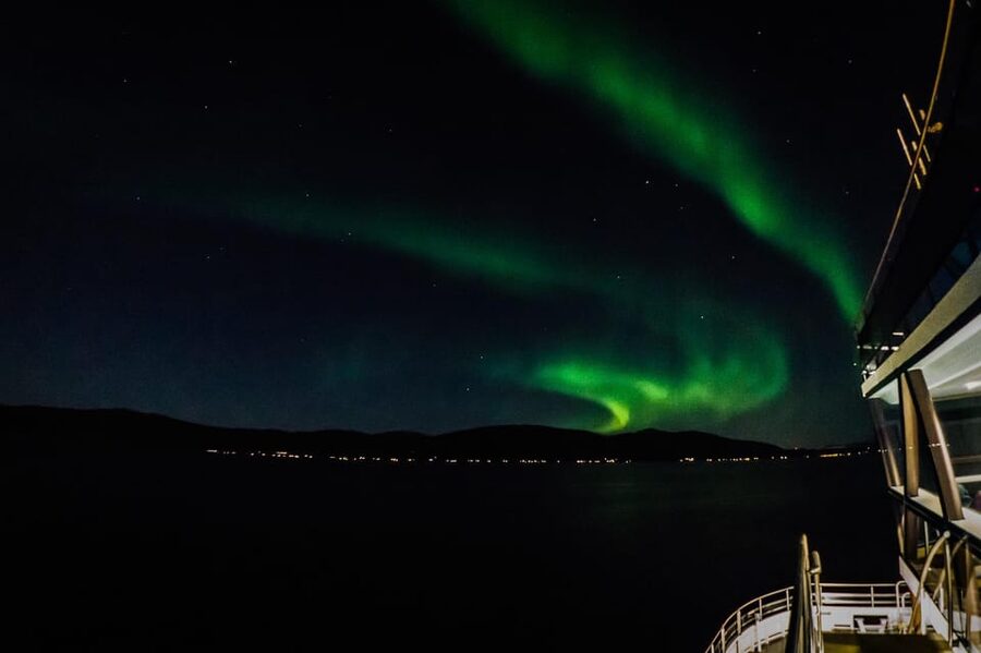 Bodø: Northern Lights Cruise - Guided aurora viewing: what the guide helps you do