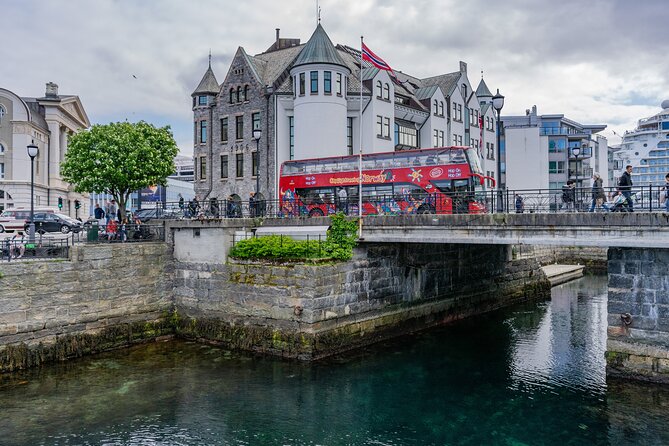 City Sightseeing Alesund Hop-On Hop-Off Bus Tour - Motion and comfort: a quick reality check