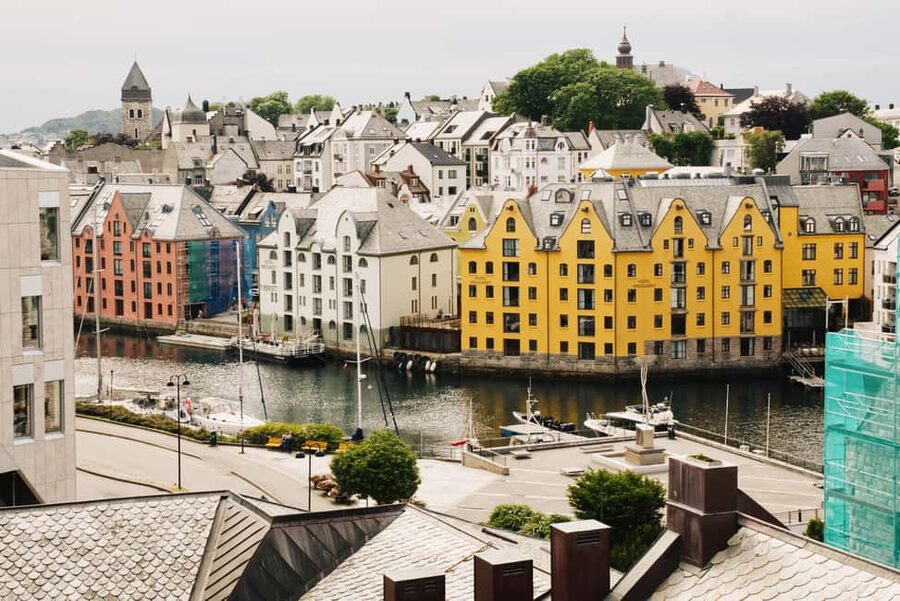 City walk in Ålesund: Art Nouveau, sea views, and insider tips - Museums-parken Views: When You Finally See the City as One Picture