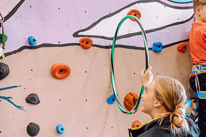 Climbing in Mørkvedhallen Klatresenter - Gear included, plus how to make your fit feel right