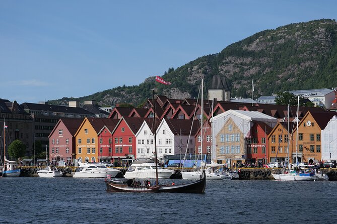 Discover Bergen on Foot and Boat - Torgallmenningen: The City Center Pulse