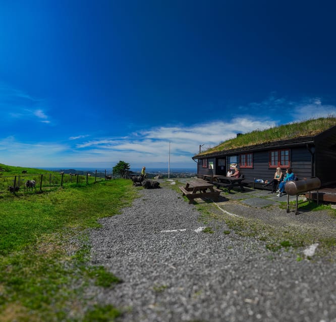 Discover Haugesund and visit a local mountain farmer - Steinsfjellet viewpoint: your quick orientation over Haugesund