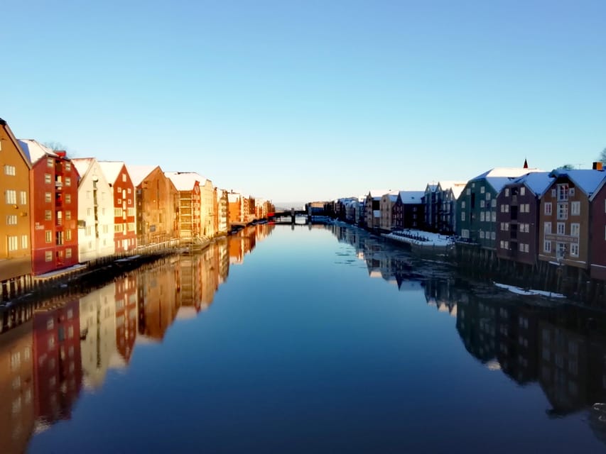 Discover the unmissables places of Trondheim - Solsiden, sunny side viewpoints, and canal-side fishing clues