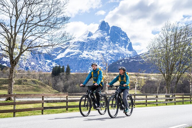 E-bike and hike in Åndalsnes - The E-bike Leg: 15 km Along Isfjorden into Venjesdalen