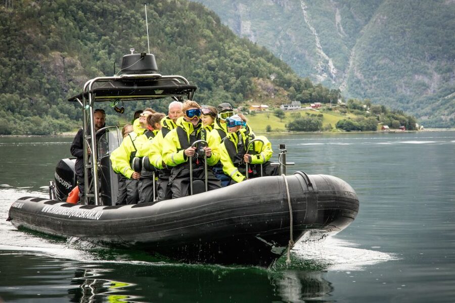 Eidfjord: 1-Hour Fjord RIB Tour - What happens in the 1-hour ride: stops, pauses, and photo timing