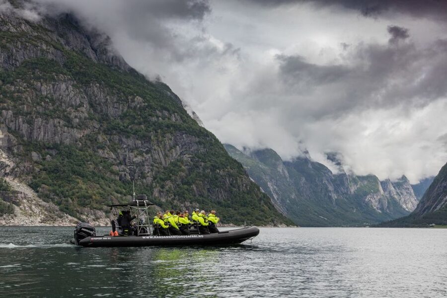 Eidfjord: 1-Hour Fjord RIB Tour - Gear up: thermal suits, goggles, and what that means for comfort