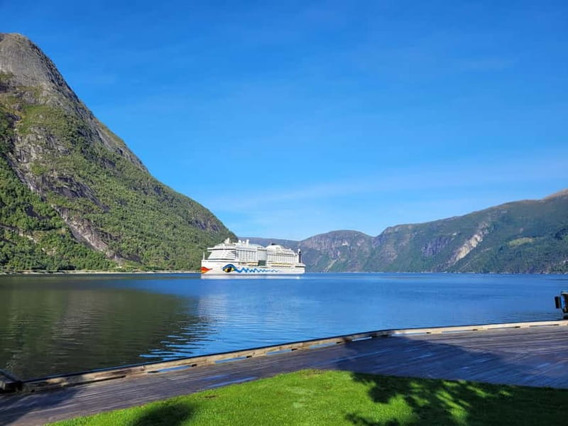 Eidfjord: Vøringsfossen Waterfalls Round-Trip Shuttle - The Scenic Ride Up, Plus a Little Time in Eidfjord