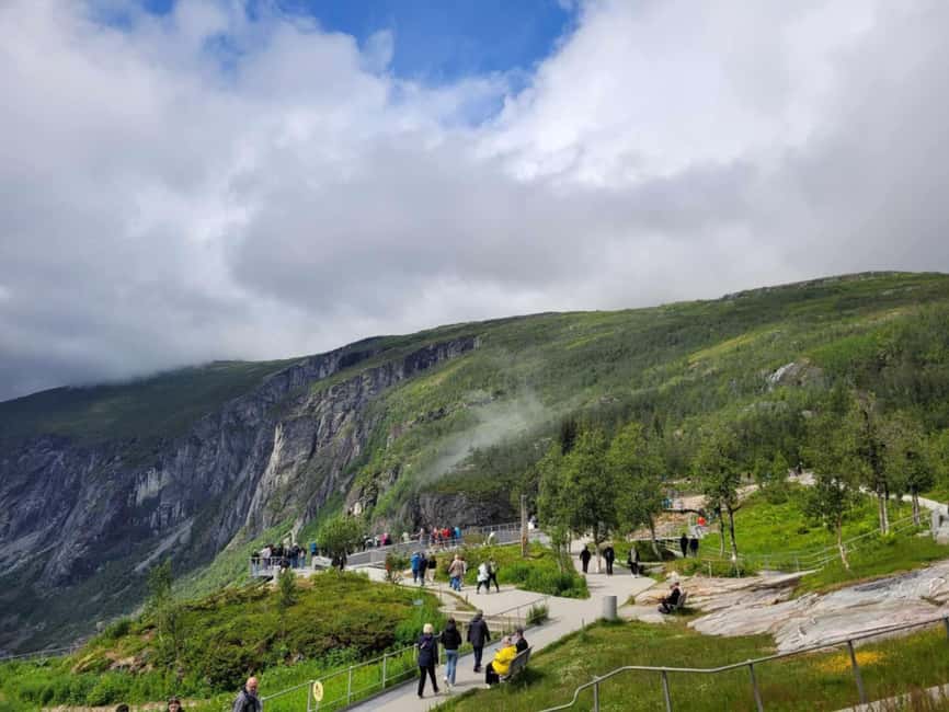 Eidfjord: Vøringsfossen Waterfalls Round-Trip Shuttle - What You Actually Do at the Falls (1 Hour 30 Minutes)